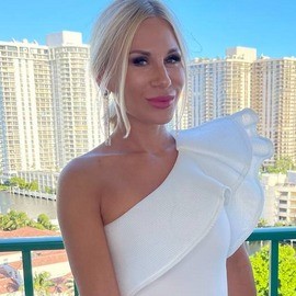 Pretty miss Vita, 44 yrs.old from Miami, United States Pretty miss Vita, 44 yrs.old from Miami, United States