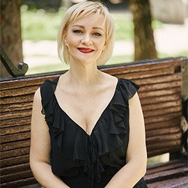 Sexy miss Elena, 51 yrs.old from Cork, Ireland