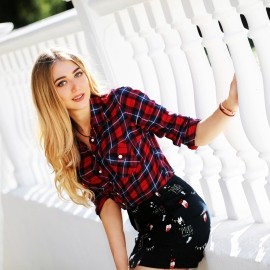 Gorgeous bride Viktoria, 34 yrs.old from Khmelnytskyi, Ukraine