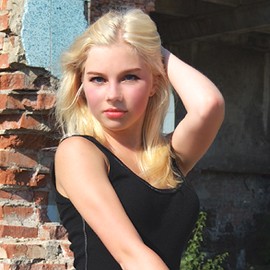 Gorgeous bride Alina, 29 yrs.old from Kerch, Russia
