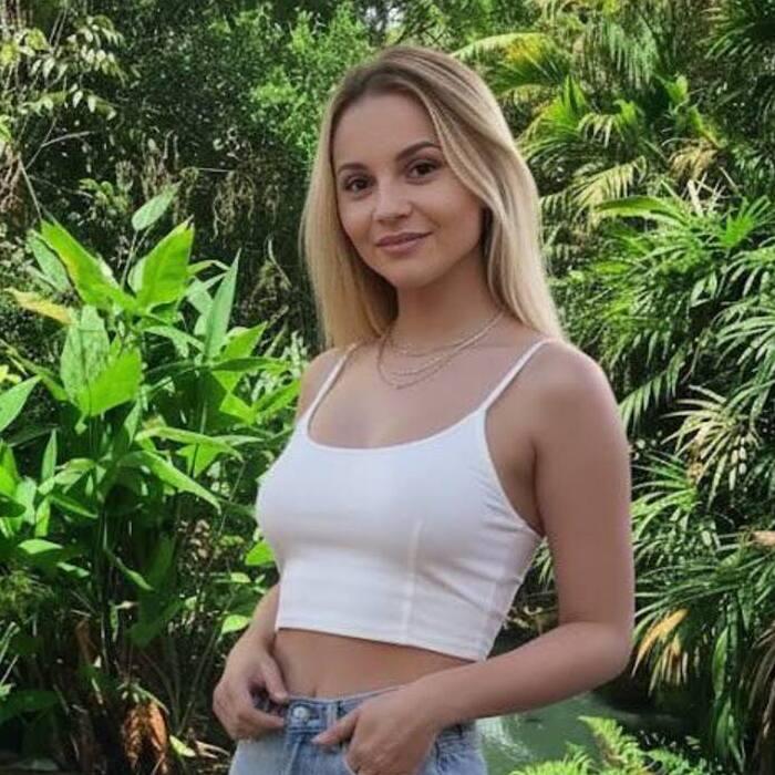 Pretty woman Karina, 34 yrs.old from Eastern Europe