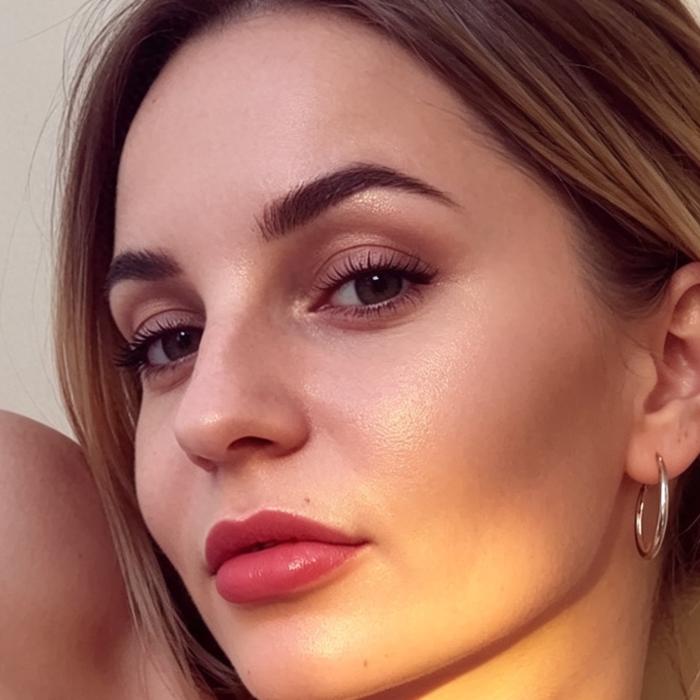 Gorgeous woman Karina, 35 yrs.old from Eastern Europe