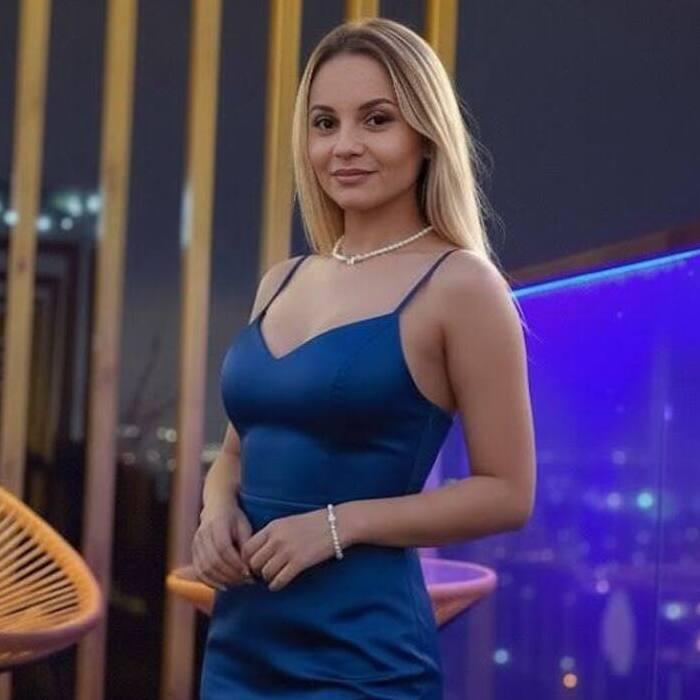 Amazing wife Karina, 34 yrs.old from Eastern Europe