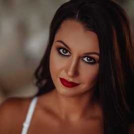 Gorgeous lady Darya, 36 yrs.old from Saint-Petersburg, Russia