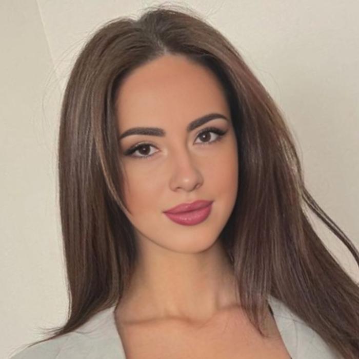 Nice bride Alina, 23 yrs.old from Eastern Europe