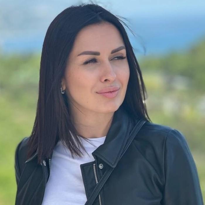 Pretty miss Svetlana, 43 yrs.old from Eastern Europe Pretty miss Svetlana, 43 yrs.old from Eastern Europe