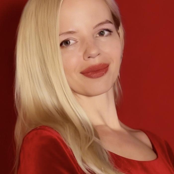 Amazing mail order bride Irina, 40 yrs.old from Eastern Europe