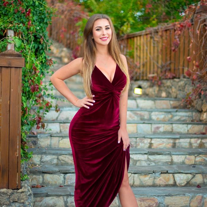 Gorgeous bride Elena, 37 yrs.old from Odessa, Ukraine