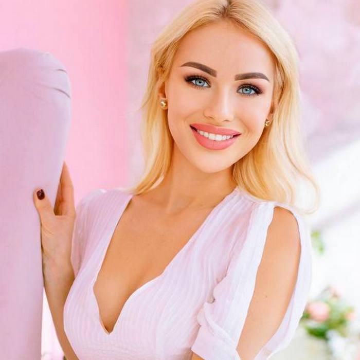 pretty-woman-julia-from-kiev-ukraine-i-am-full-of-energy-i-am-a-very