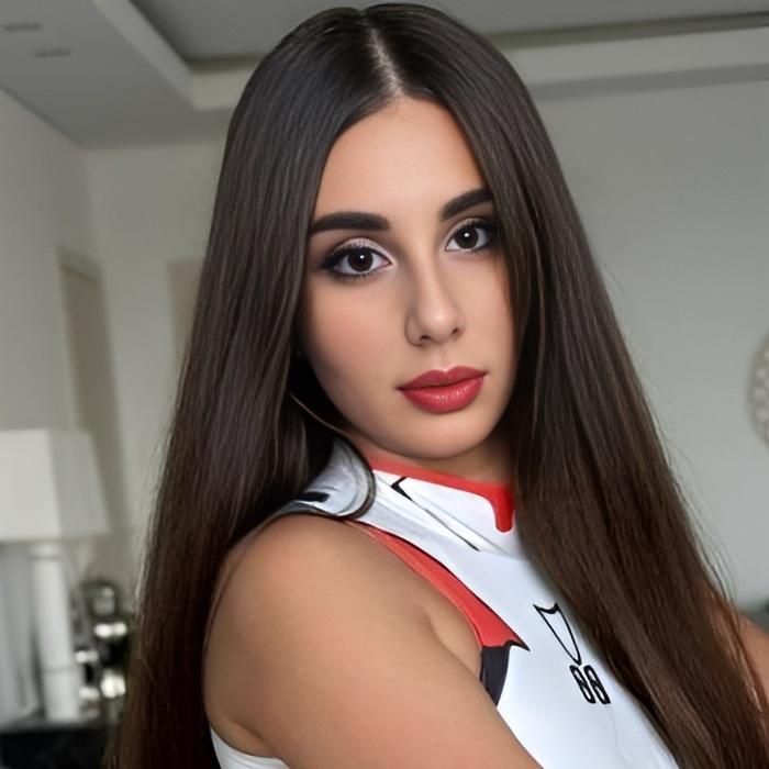 Sexy girl Laura, 25 yrs.old from Eastern Europe Sexy girl Laura, 25 yrs.old from Eastern Europe