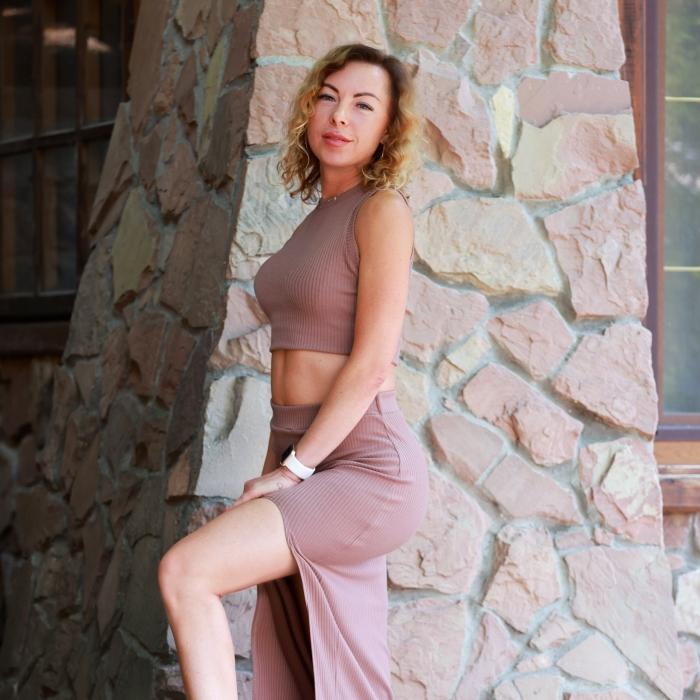 Gorgeous lady Olga, 40 yrs.old from Khmelnytskyi, Ukraine