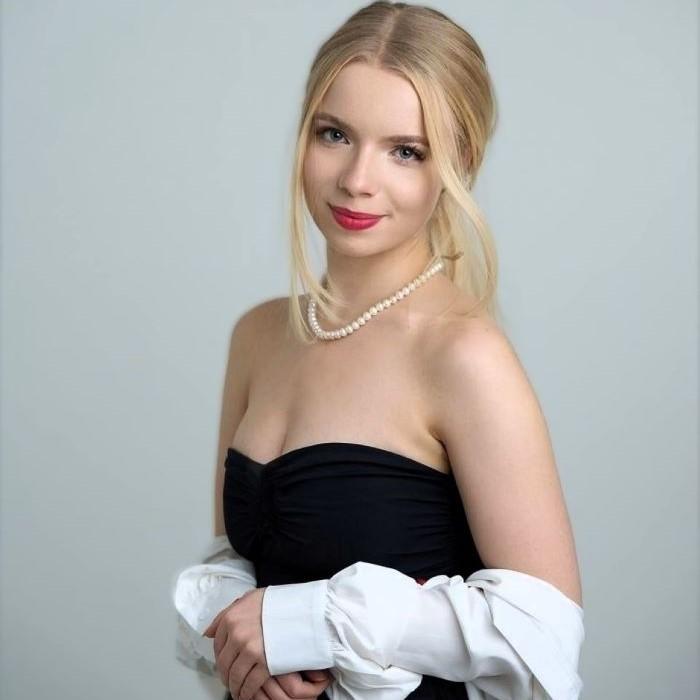 Single girl Myrtha, 24 yrs.old from Berlin, Germany