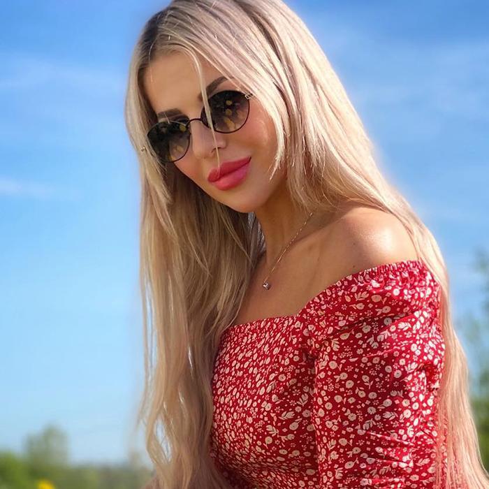 Gorgeous wife Oksana, 41 yrs.old from Lviv, Ukraine