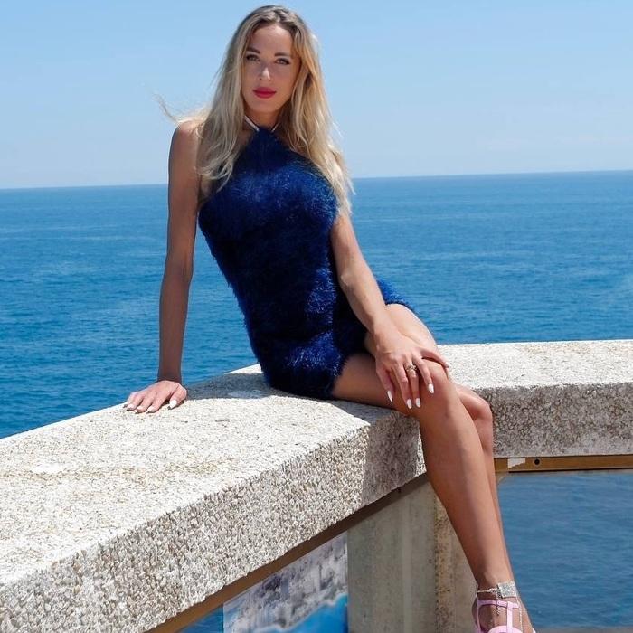 Amazing lady Lesya, 35 yrs.old from Puteaux, France