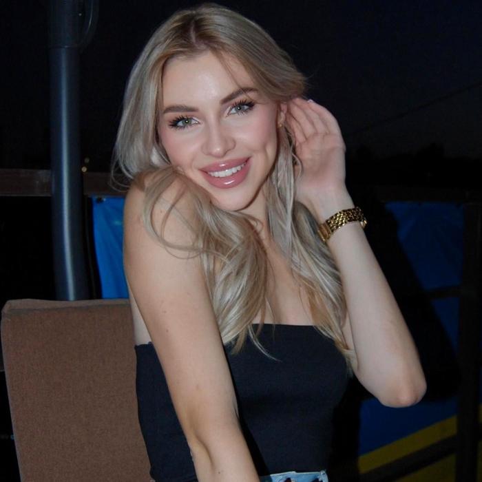 Charming girlfriend Elena, 21 yrs.old from Kharkov, Ukraine