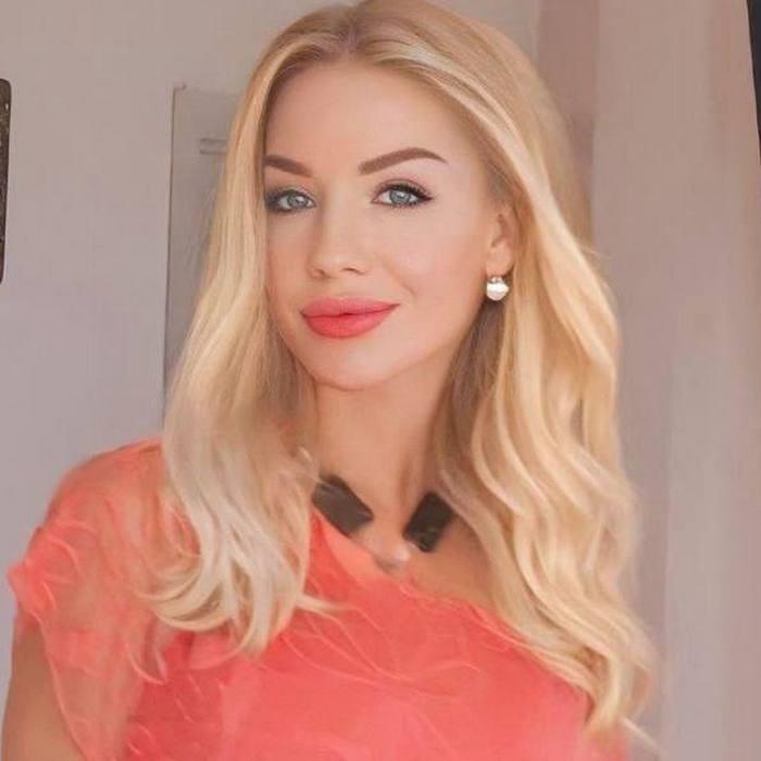 Amazing bride Oksana, 44 yrs.old from Kyiv, Ukraine