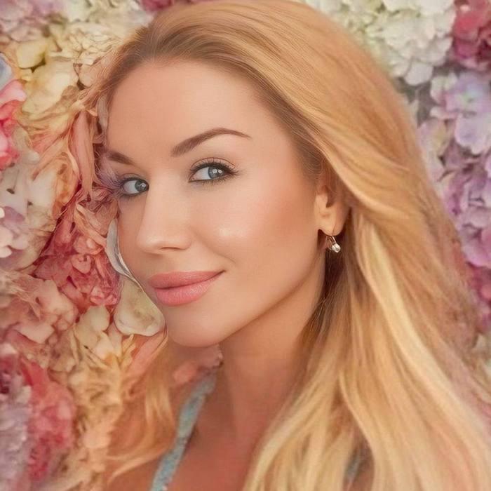 Amazing miss Oksana, 44 yrs.old from Kyiv, Ukraine