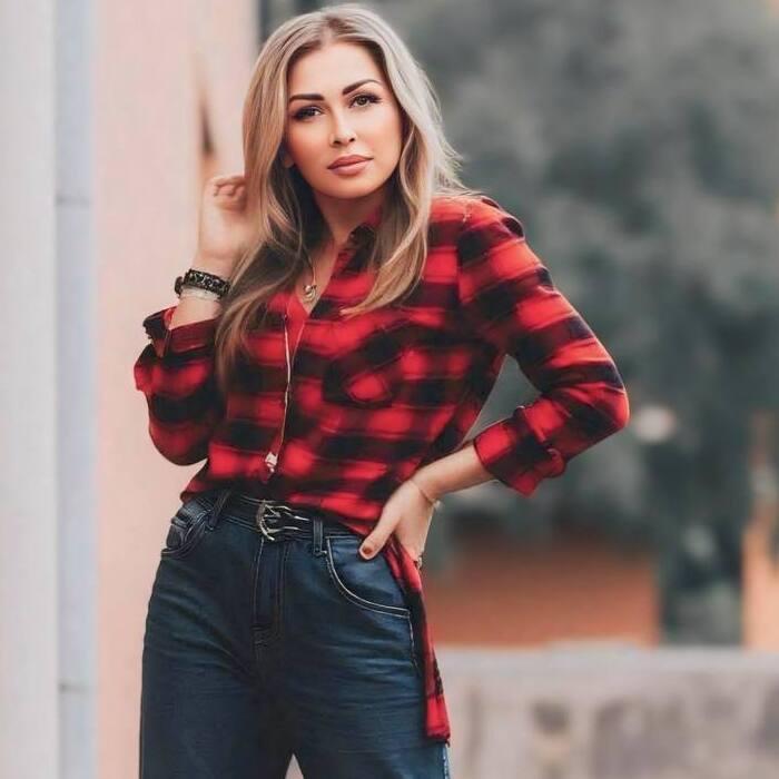 Hot wife Hanna, 47 yrs.old from Kyiv, Ukraine