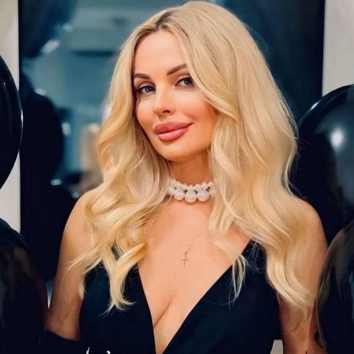 Nice girlfriend Elena, 50 yrs.old from Kyiv, Ukraine