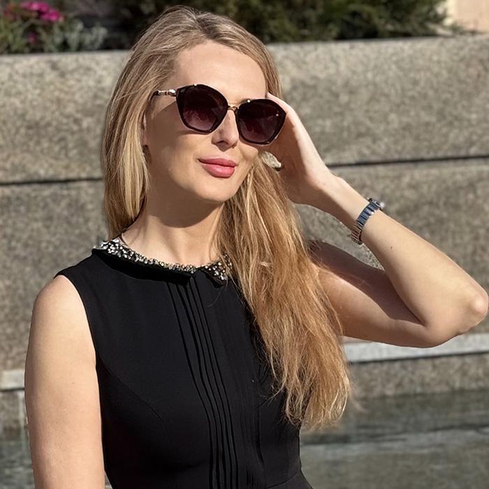 Sexy miss Olga, 53 yrs.old from Eastern Europe