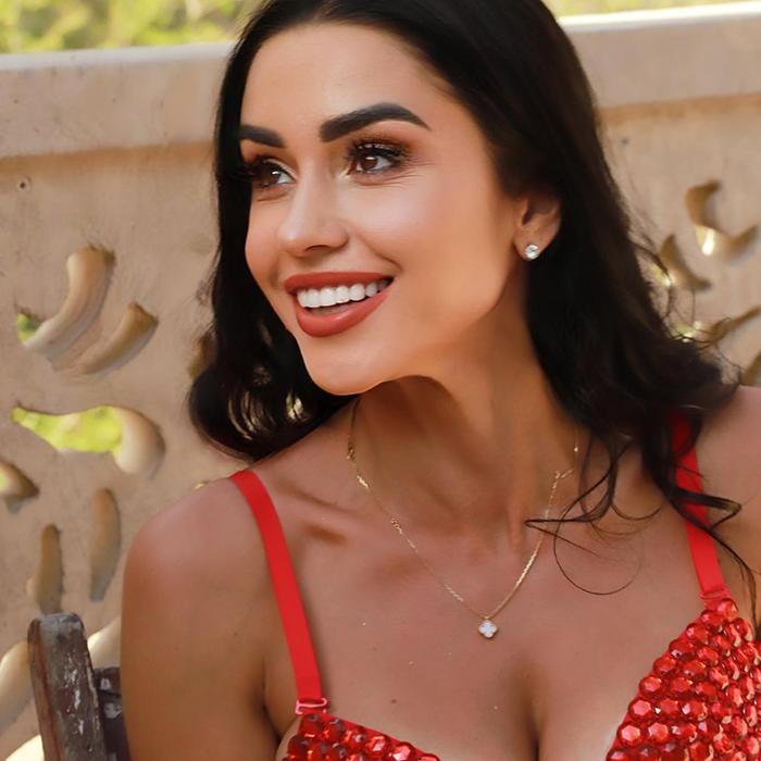 Gorgeous bride Elena, 37 yrs.old from Kiev, Ukraine