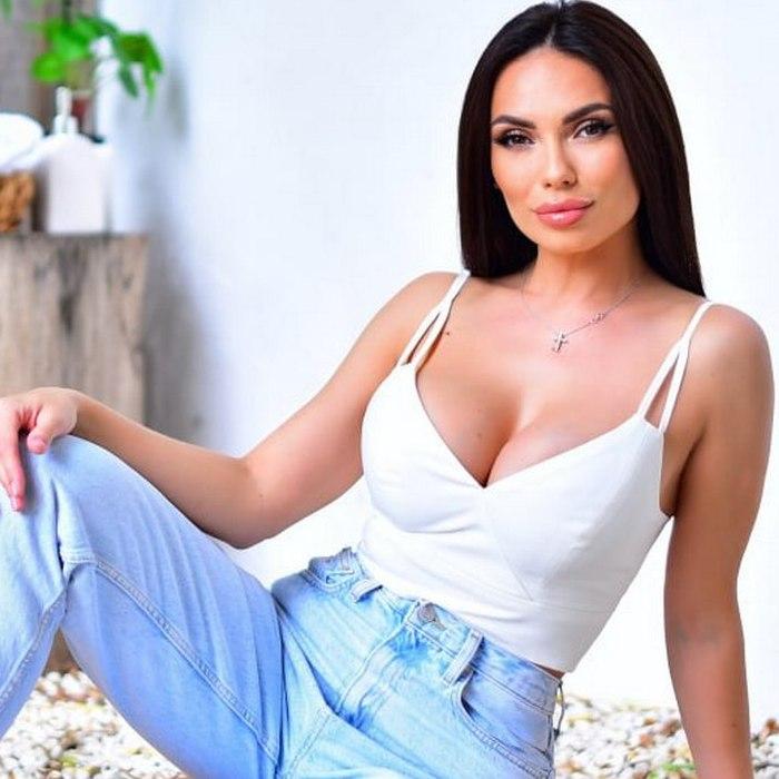 Gorgeous mail order bride Irina, 35 yrs.old from Kyiv, Ukraine