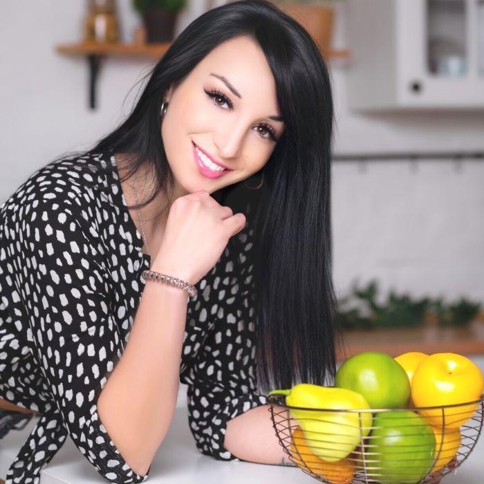 Single bride Alyona, 30 yrs.old from Zaporizhia, Ukraine