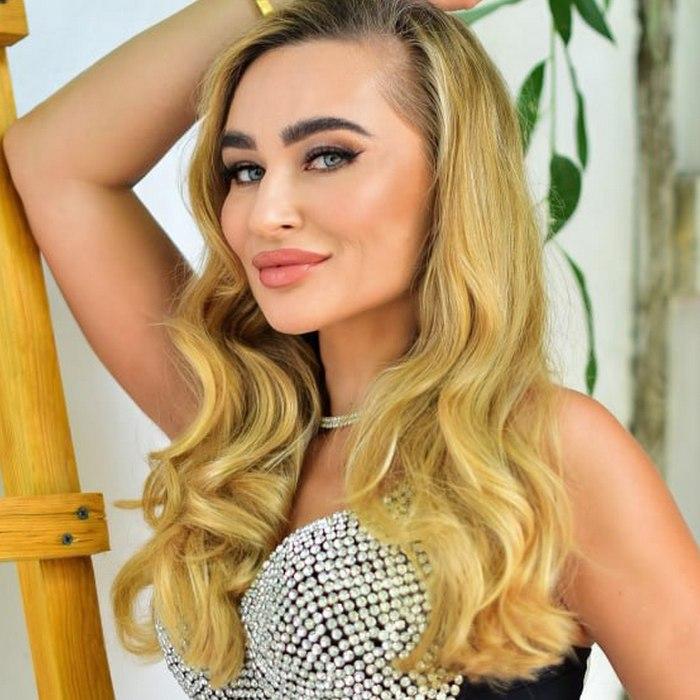 Hot wife Olena, 45 yrs.old from Kyiv, Ukraine