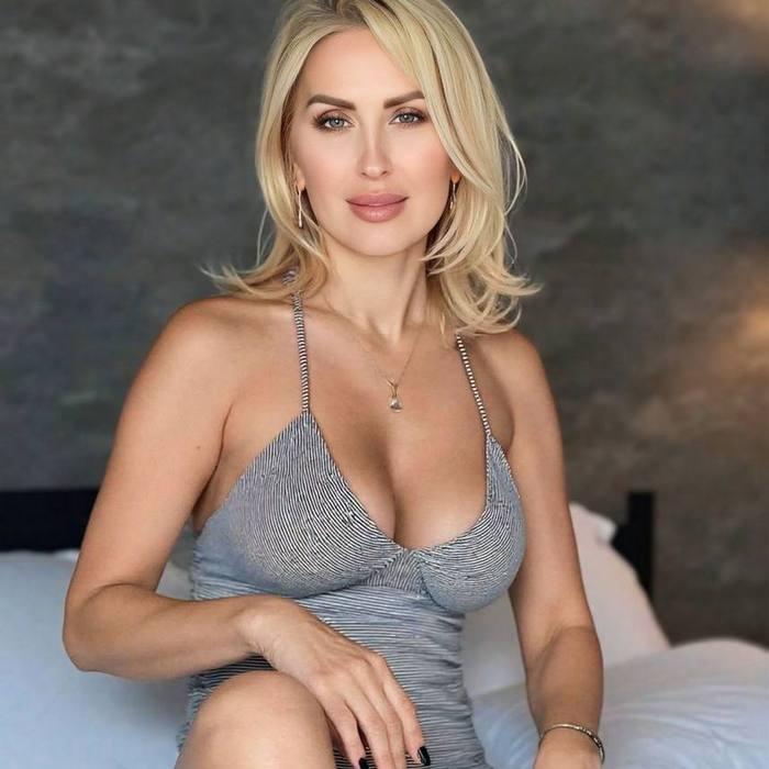 Gorgeous wife Eva, 50 yrs.old from Lvov, Ukraine