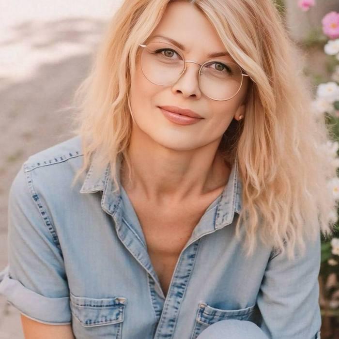 Hot pen pal Larisa, 60 yrs.old from Odessa, Yuzhnoe, Ukraine