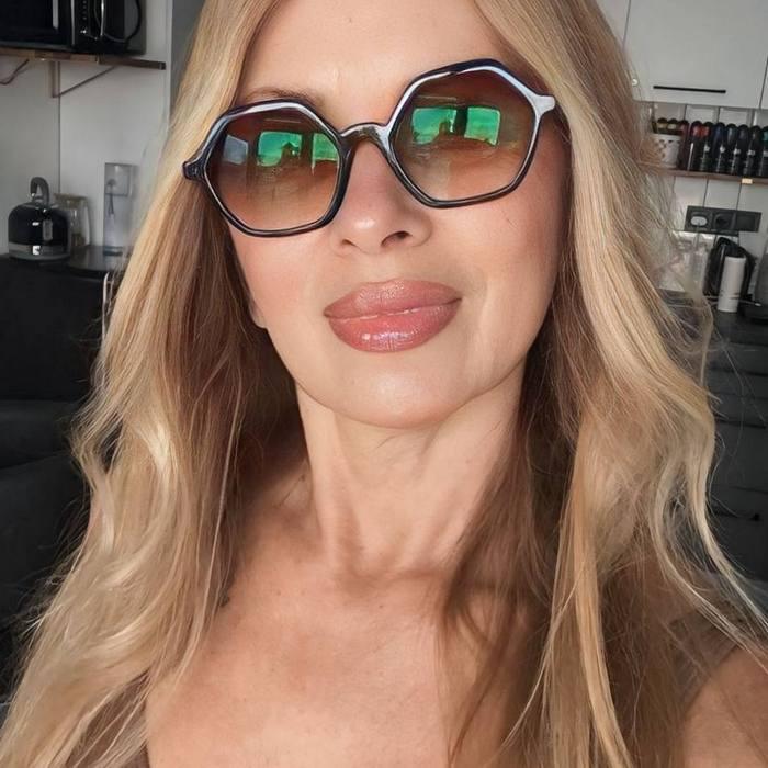 Single miss Larisa, 60 yrs.old from Odessa, Yuzhnoe, Ukraine