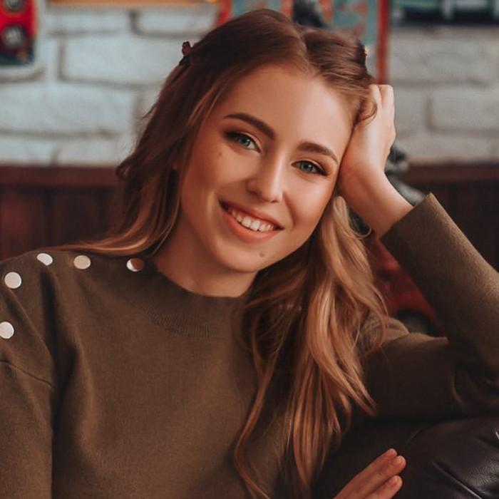 Charming wife Anna, 29 yrs.old from Eastern Europe Charming wife Anna, 29 yrs.old from Eastern Europe