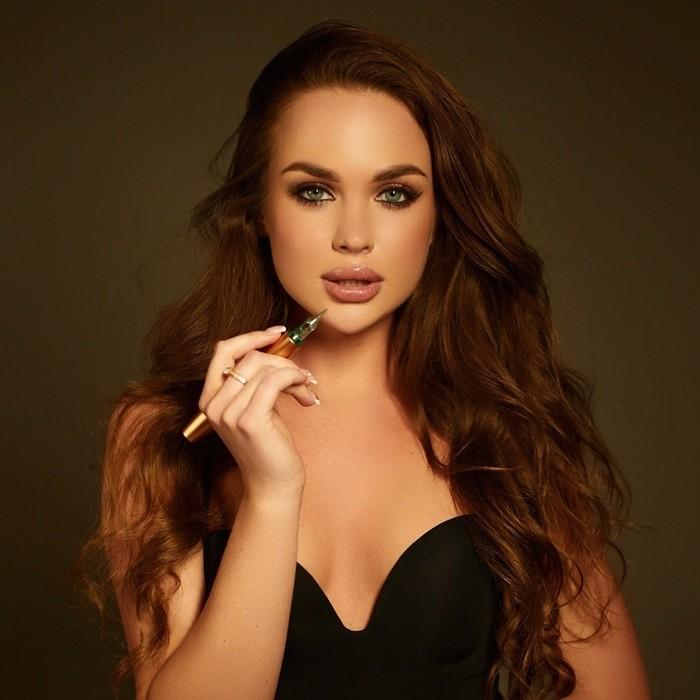 Gorgeous miss Valeriya, 26 yrs.old from Eastern Europe Gorgeous miss Valeriya, 26 yrs.old from Eastern Europe