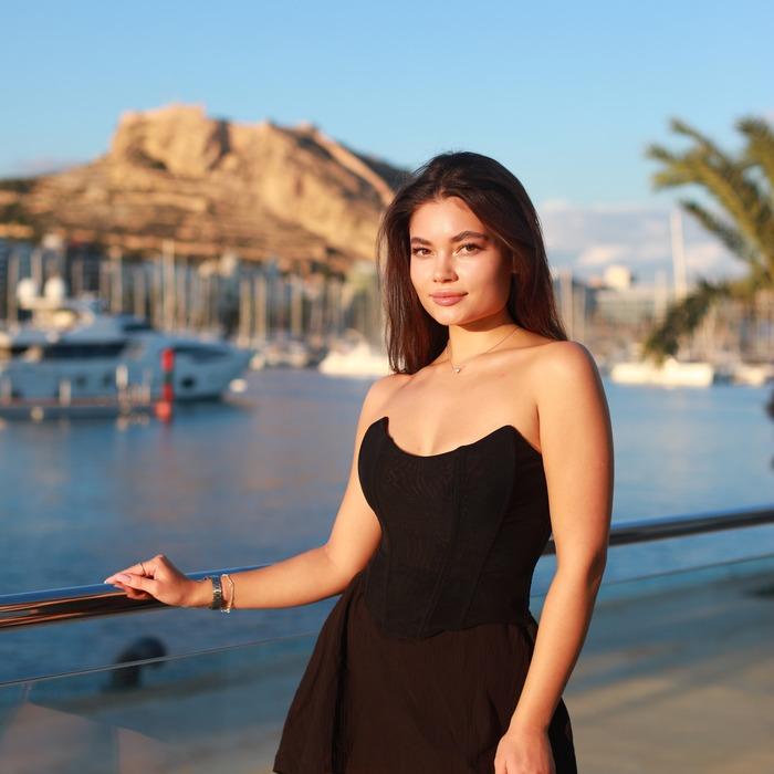 Nice mail order bride Svetlana, 21 yrs.old from Alicante, Spain