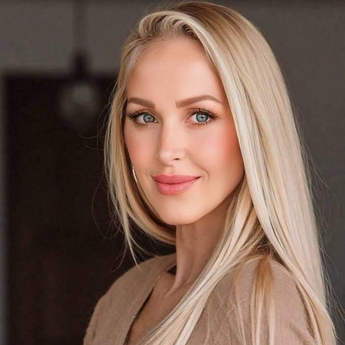 Single lady Claudia, 48 yrs.old from Plata, Spain