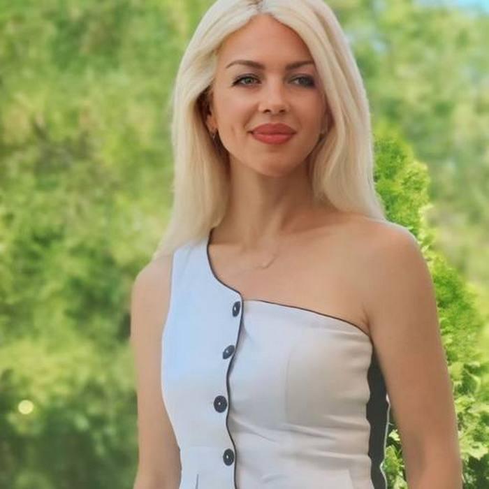 Gorgeous wife Natalia, 42 yrs.old from Yuzhnyi, Ukraine