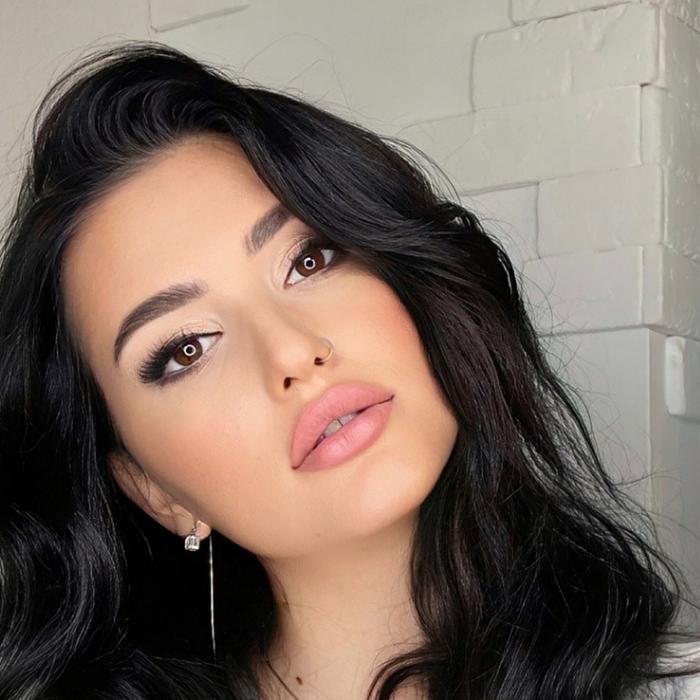 Hot miss Julia, 26 yrs.old from Bucharest, Romania