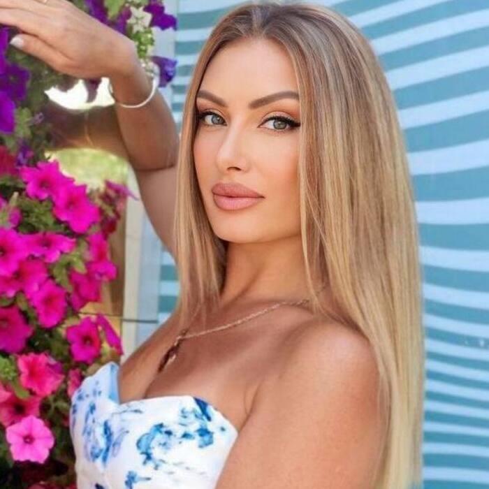 Beautiful pen pal Olena, 46 yrs.old from Odessa, Ukraine