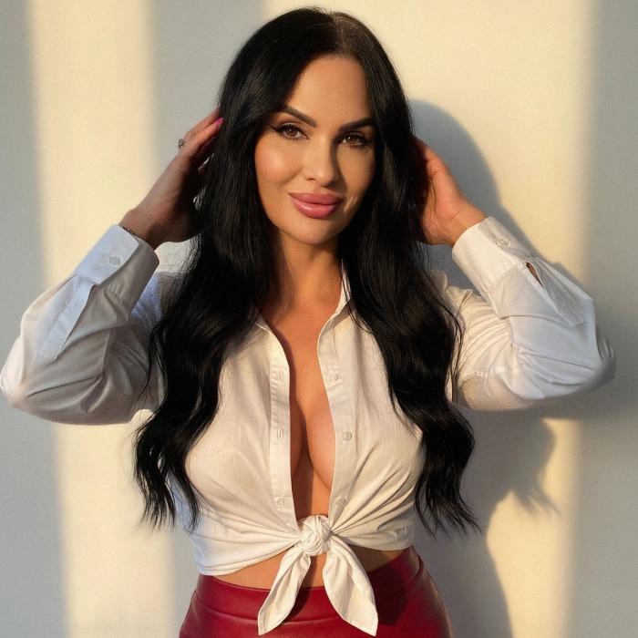 Gorgeous girl Karyna, 37 yrs.old from Kremenchug, Ukraine