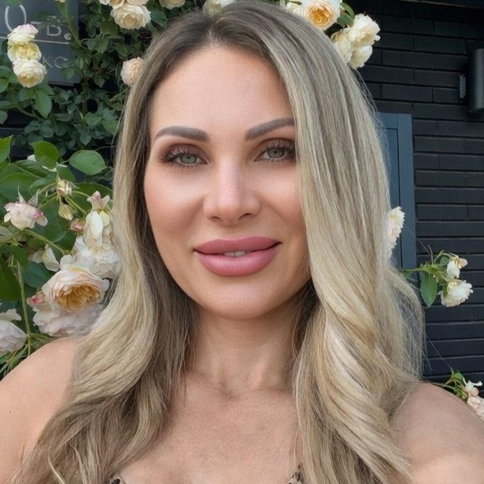 Hot pen pal Elena, 51 yrs.old from Kiev, Ukraine