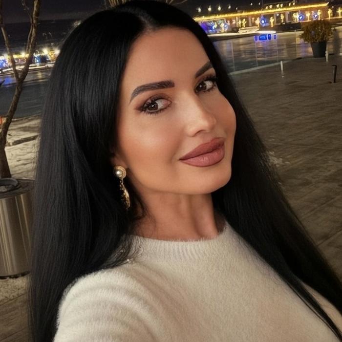 Charming wife Oksana, 44 yrs.old from Lviv, Ukraine