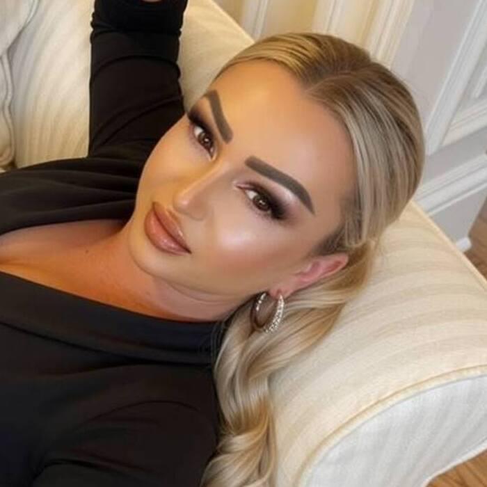 Sexy wife Svetlana, 47 yrs.old from Dubai, United Arab Emirates