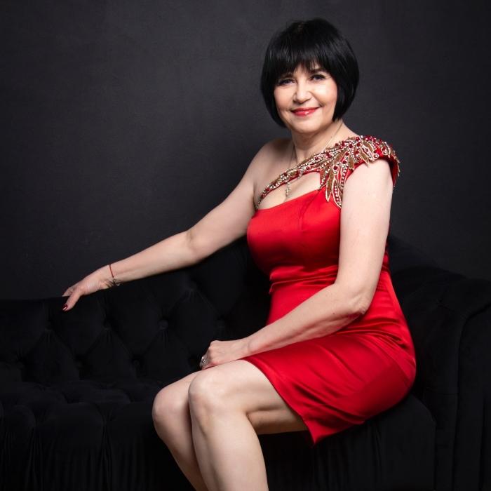 Gorgeous bride Elena, 58 yrs.old from Odessa, Ukraine