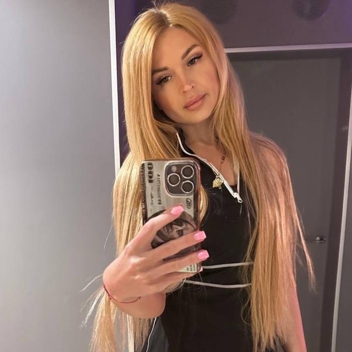 Gorgeous wife Evgenia, 39 yrs.old from Kiev, Ukraine