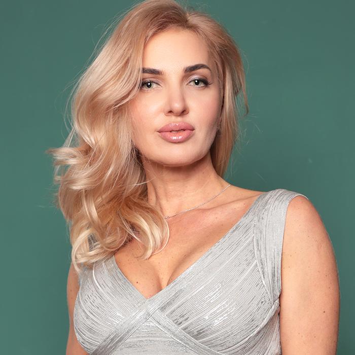 Pretty girl Yana, 46 yrs.old from Dnipro, Ukraine Pretty girl Yana, 46 yrs.old from Dnipro, Ukraine