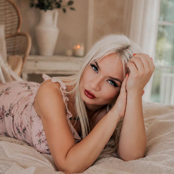 Pretty girl Ekaterina, 33 yrs.old from Eastern Europe
